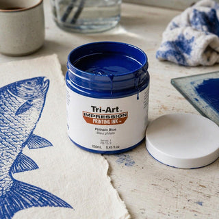 Encre de bloc Tri-Art Phthalo Blue, texture épaisse, échantillon d'impression poisson bleu